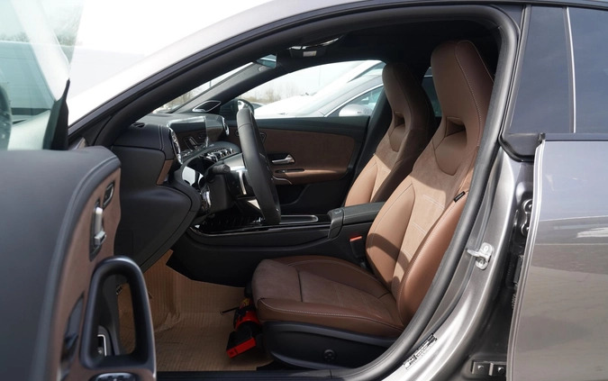 Mercedes-Benz CLA cena 250533 przebieg: 1, rok produkcji 2024 z Wisła małe 326